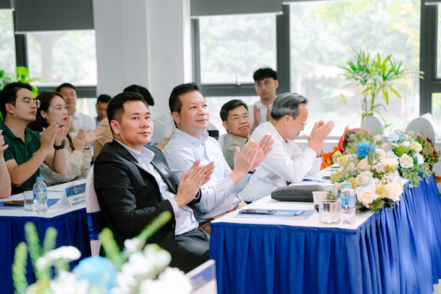 Thông tin chi tiết về Shark Hưng